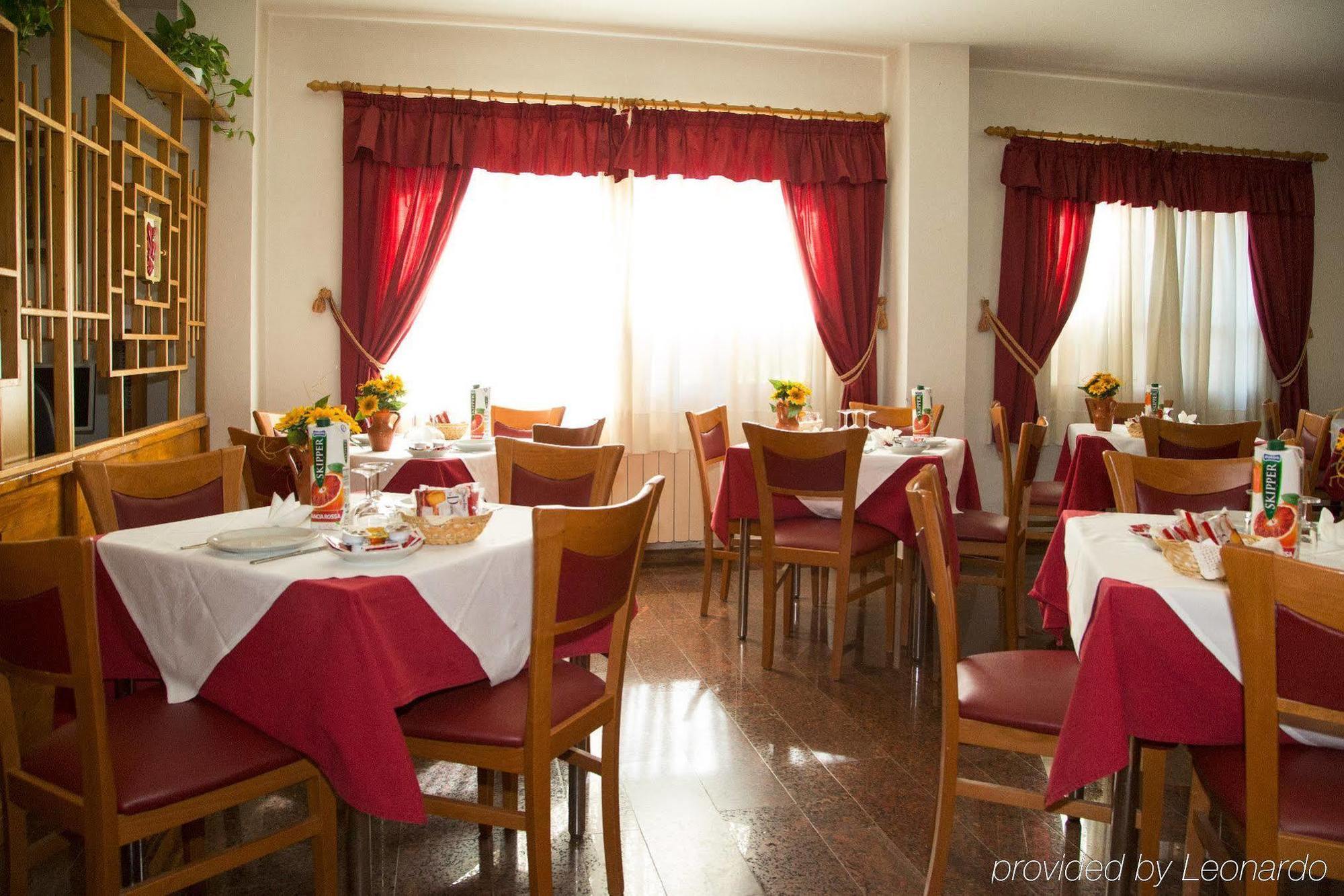 Hotel Del Lago Кавриля Екстериор снимка