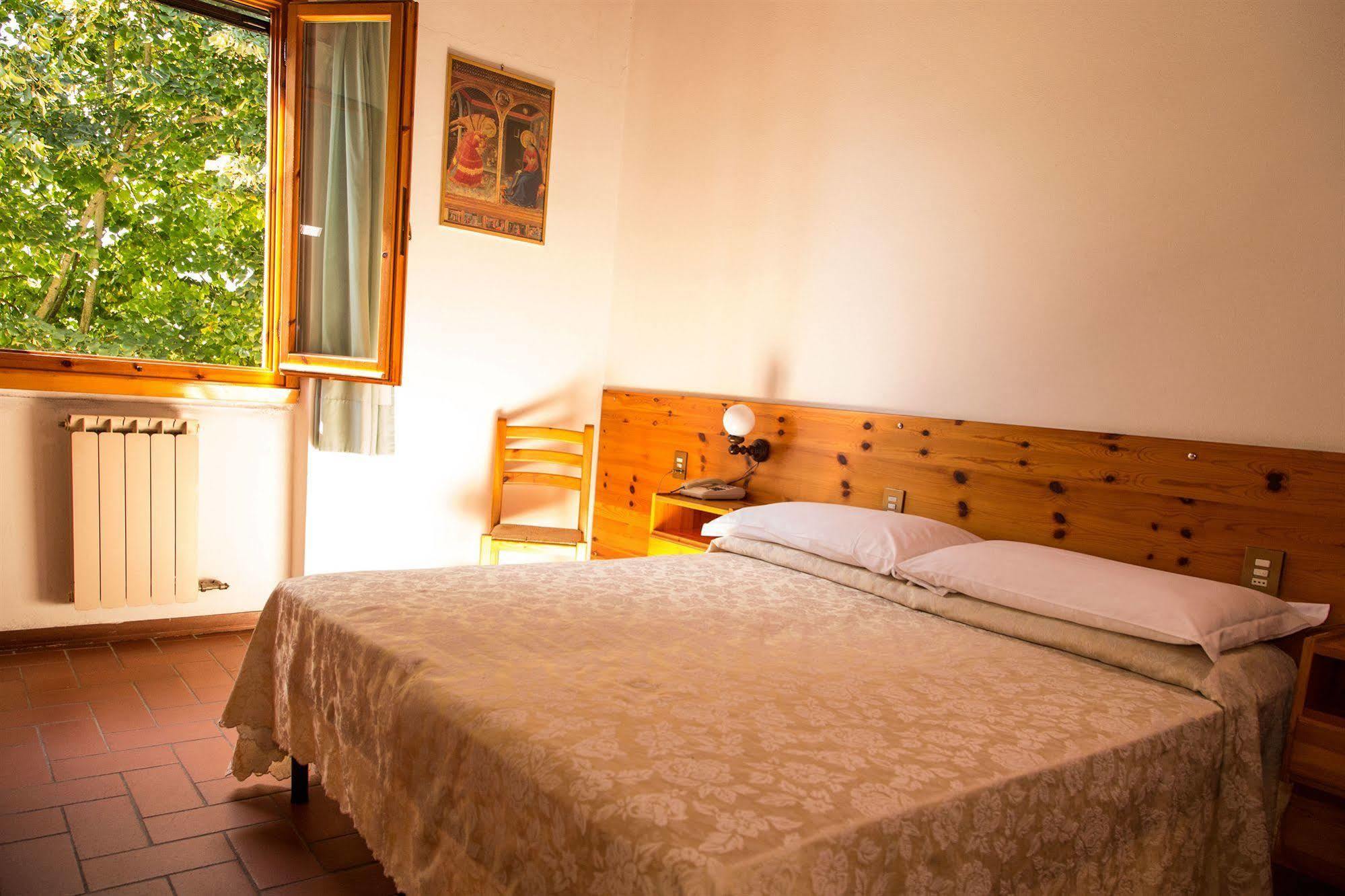 Hotel Del Lago Кавриля Екстериор снимка